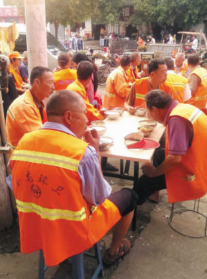 �����������ڰ�����ͷ��Ŵ��Ͳ�