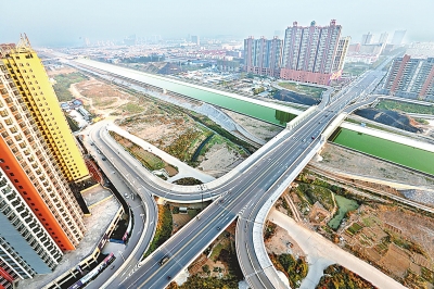 南水北调中线工程穿越张小平居住的城区。